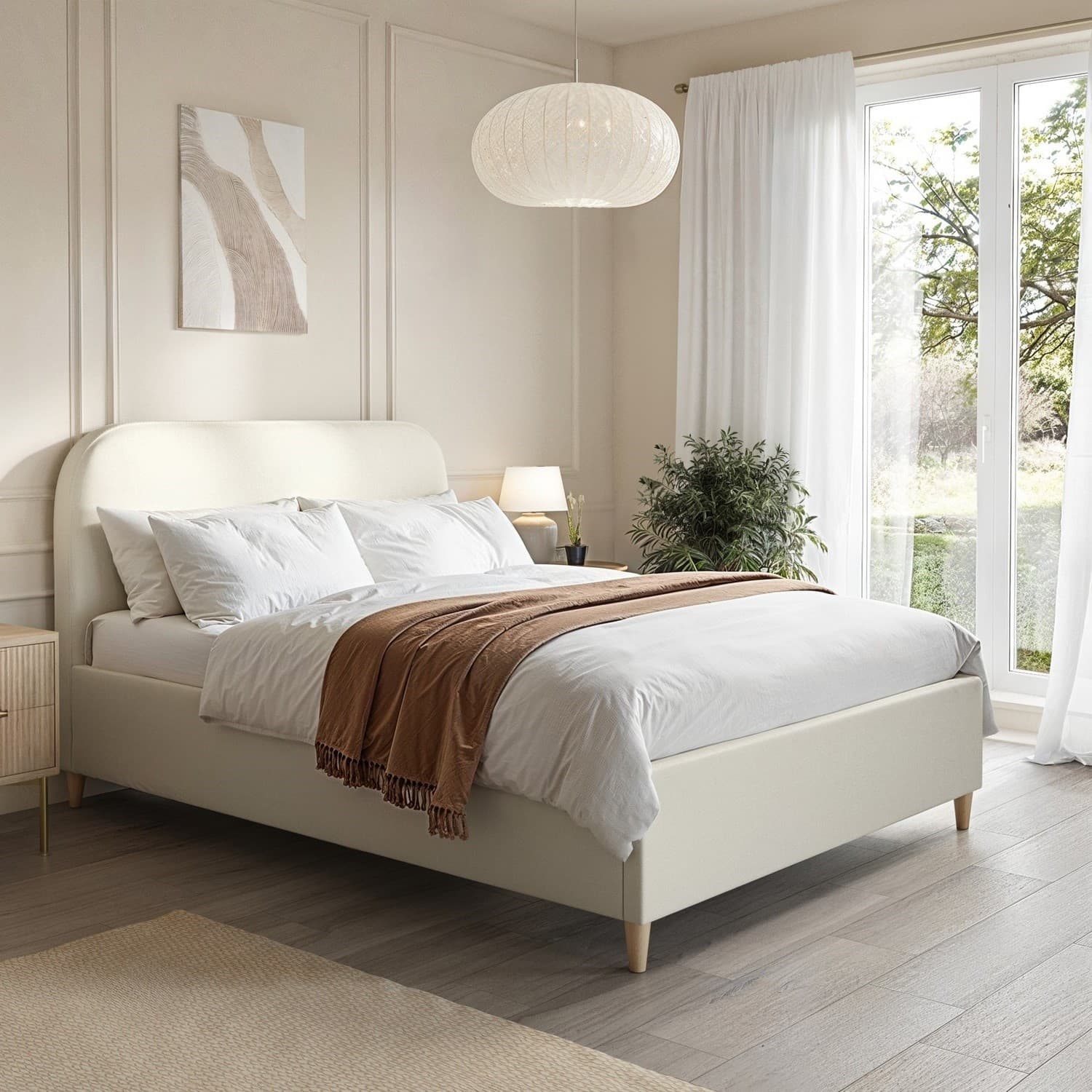 A double bed in an EazyRoom listing
